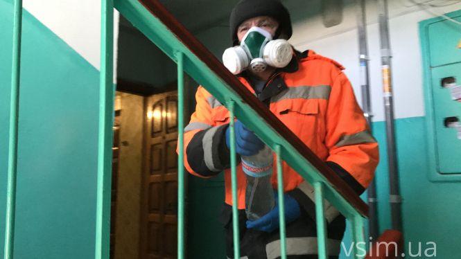 Новини Хмельницького - фото з Дезінфекція від коронавірусу в під'їздах багатоповерхівок Хмельницького: міф чи реальність? Дезінфекція від коронавірусу в під'їздах багатоповерхівок Хмельницького: міф чи реальність?, фото №5 на сайті vsim.ua