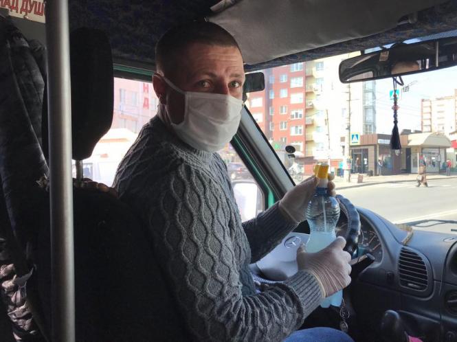 Ми перевірили: як дезінфікують хмельницькі маршрутки (ВІДЕО), фото №1 на сайті vsim.ua