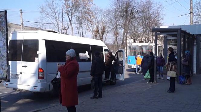 Новини Вінниці - фото з На 17 тисяч гривень. Водіїв, які возять понад 10 пасажирів, штрафує поліція На 17 тисяч гривень. Водіїв, які возять понад 10 пасажирів, штрафує поліція, фото №3 на сайті 20minut.ua