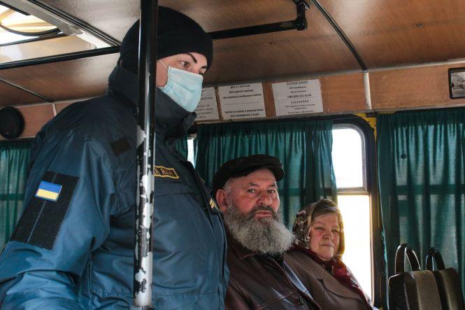 Новини Вінниці - фото з У Вінниці встановили 10 цілодобових блокпостів Нацгвардії і поліції. Що контролюють? У Вінниці встановили 10 цілодобових блокпостів Нацгвардії і поліції. Що контролюють?, фото №2 на сайті 20minut.ua