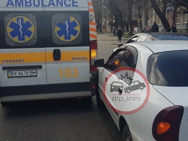 На Кам’янецькій в ДТП потрапило 4 легковики й ”швидка” (ФОТО), фото №4 на сайті vsim.ua