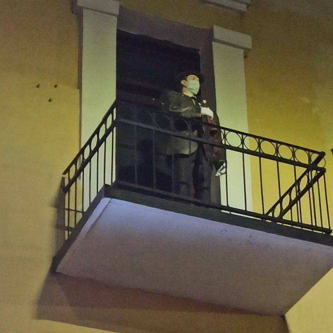 На изображении может находиться: небо и на улице