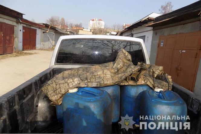 Провідник залізниці викрав 800 літрів дизпалива і сховав у гаражі, фото №1 на сайті 20minut.ua