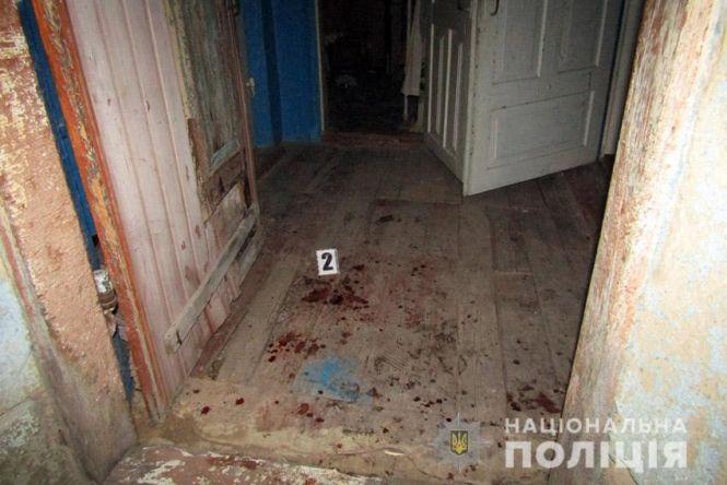 Наслідки застілля: на Хмельниччині чоловік з ножем накинувся на свого друга, фото №1 на сайті vsim.ua