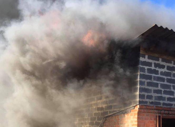 Новини Вінниці - фото з У Вінниці горів гараж та підвал висотки. Одного потерпілого врятували, інший — отримав опіки У Вінниці горів гараж та підвал висотки. Одного потерпілого врятували, інший — отримав опіки, фото №4 на сайті 20minut.ua