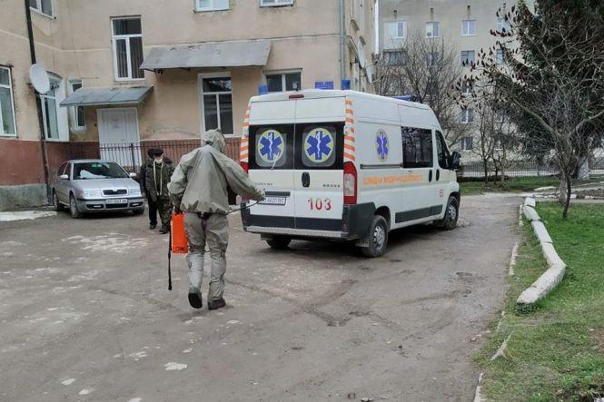 Чи дезінфікувати швидкі, у яких перевозять хворих коронавірус та чим забезпечені медики в районах, фото №1 на сайті 20minut.ua