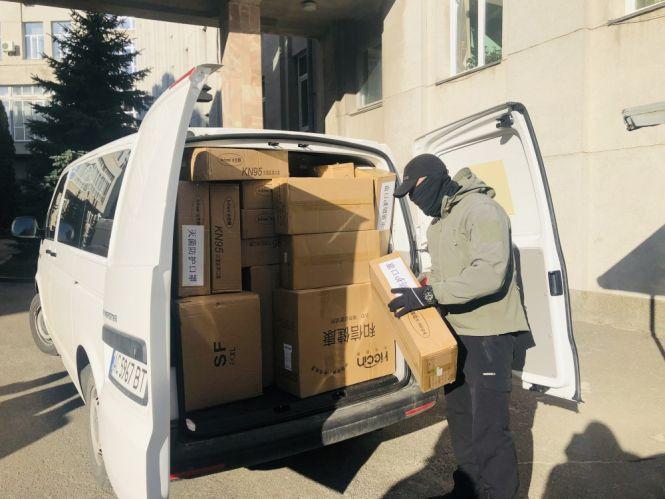 Тернопіль отримав засоби захисту та два види тестів для виявлення Covid-19, які прибули з Китаю, фото №2 на сайті 20minut.ua