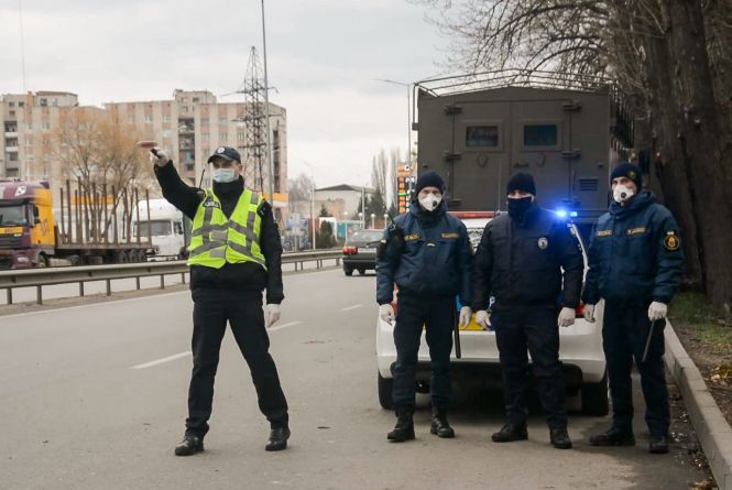 Новини Вінниці - фото з Важливе за вчора. Найцікавіші новини 24 березня, які ви могли пропустити Навколо Вінниці встановили блок пости. Залучили важку техніку