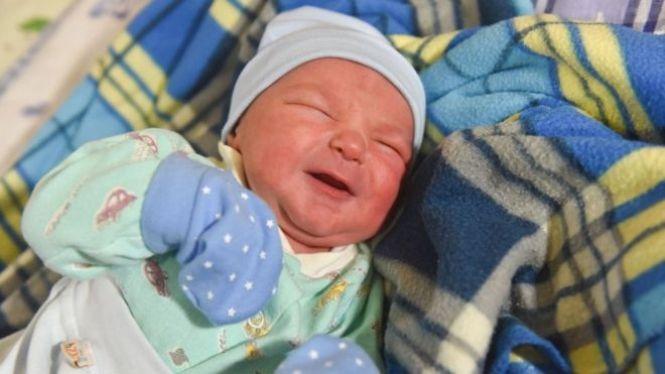 Неймовірно: в Україні вперше прийняли пологи з підозрою на COVID-19, а в Італії одужав 101-річний чоловік, фото №1 на сайті 20minut.ua