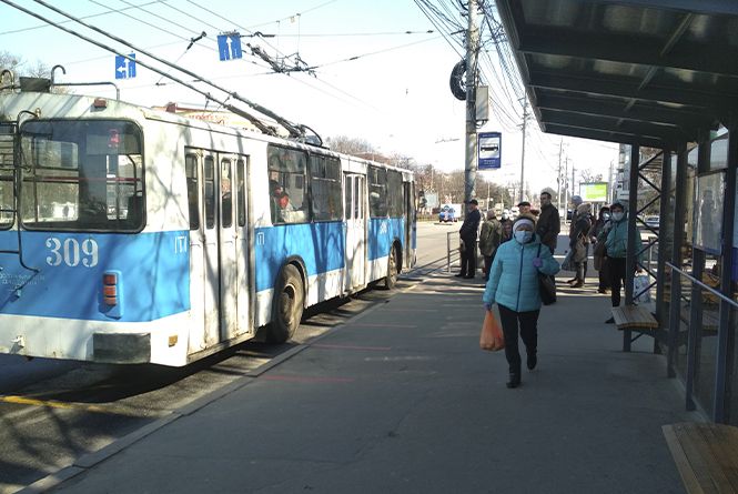 Новини Вінниці - фото з «Коля, будь людиною, закривай!» Як на карантині працюють вінницькі ринки «Коля, будь людиною, закривай!» Як на карантині працюють вінницькі ринки, фото №3 на сайті 20minut.ua