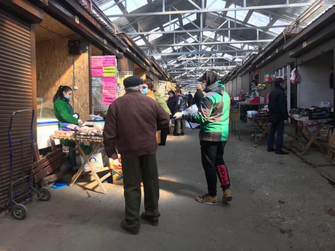 “Відійдіть від мене”: як працює ринок “Ранковий” в умовах карантину, фото №5 на сайті vsim.ua