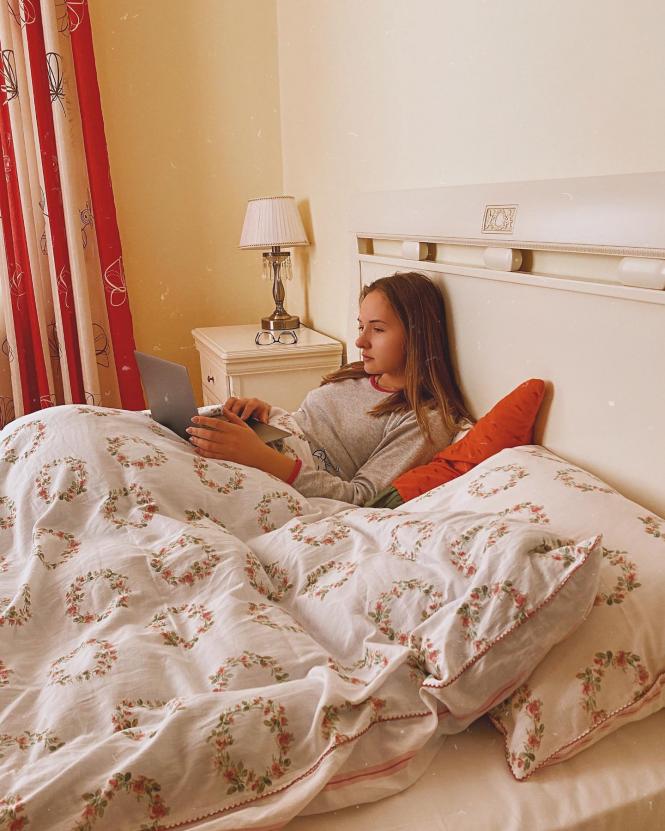 Пити вино, готувати смаколики і проводити час з рідними: ТОП-10 фото із життя тернополян на карантині, фото №7 на сайті 20minut.ua