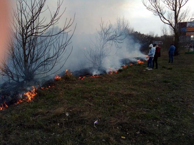 Новини Хмельницького - фото з На Озерній масштабна пожежа (ФОТО, ВІДЕО) На Озерній масштабна пожежа (ФОТО, ВІДЕО), фото №13 на сайті vsim.ua