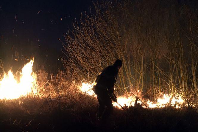 Новини Хмельницького - фото з У Хмельницькому продовжують масово палити суху траву – 7 пожеж за добу У Хмельницькому продовжують масово палити суху траву – 7 пожеж за добу, фото №3 на сайті vsim.ua