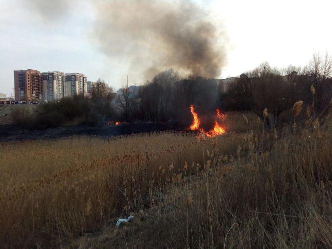 Новини Хмельницького - фото з На Озерній масштабна пожежа (ФОТО, ВІДЕО) На Озерній масштабна пожежа (ФОТО, ВІДЕО), фото №7 на сайті vsim.ua