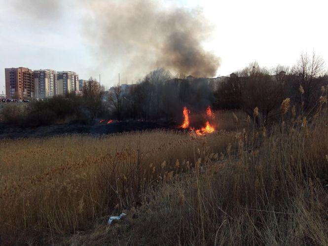 Новини Хмельницького - фото з На Озерній масштабна пожежа (ФОТО, ВІДЕО) На Озерній масштабна пожежа (ФОТО, ВІДЕО), фото №2 на сайті vsim.ua