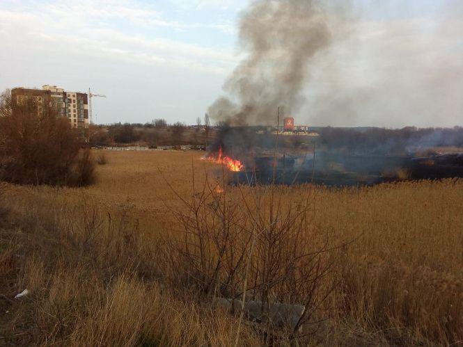 Новини Хмельницького - фото з На Озерній масштабна пожежа (ФОТО, ВІДЕО) На Озерній масштабна пожежа (ФОТО, ВІДЕО), фото №3 на сайті vsim.ua