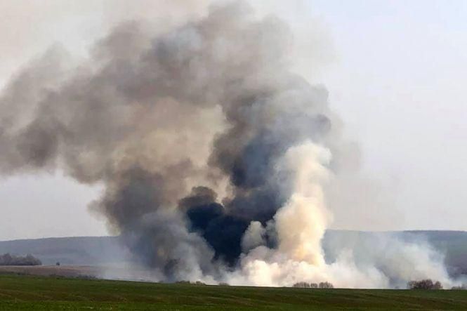 Новини Хмельницького - фото з За добу на Хмельниччині згоріло понад 40 гектарів сухої трави (ФОТО) За добу на Хмельниччині згоріло понад 40 гектарів сухої трави (ФОТО), фото №2 на сайті vsim.ua