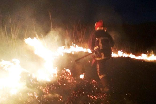 Новини Хмельницького - фото з За добу на Хмельниччині згоріло понад 40 гектарів сухої трави (ФОТО) За добу на Хмельниччині згоріло понад 40 гектарів сухої трави (ФОТО), фото №5 на сайті vsim.ua