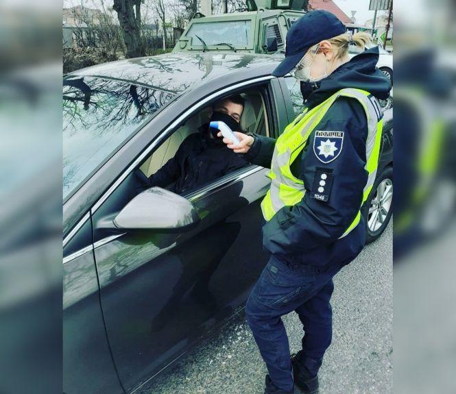 Новини Вінниці - фото з Чому на блокпостах Вінниці немає медогляду та дезінфекції авто Чому на блокпостах Вінниці немає медогляду та дезінфекції авто, фото №2 на сайті 20minut.ua