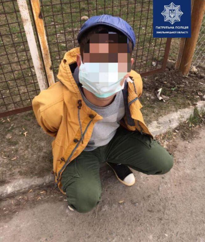 Новини Хмельницького - фото з За добу в Хмельницькому спіймали трьох молодиків з наркотиками За добу в Хмельницькому спіймали трьох молодиків з наркотиками, фото №1 на сайті vsim.ua