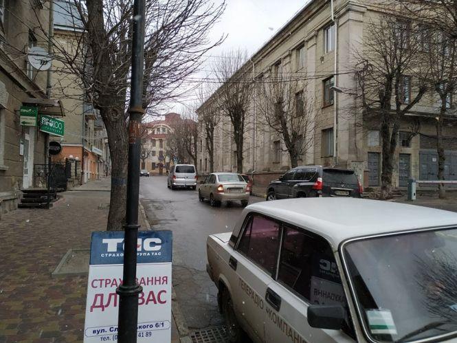 Засніжило, вулиці майже пусті. Тернопіль під час карантину - наче у фільмі (ФОТОРЕПОРТАЖ), фото №2 на сайті 20minut.ua