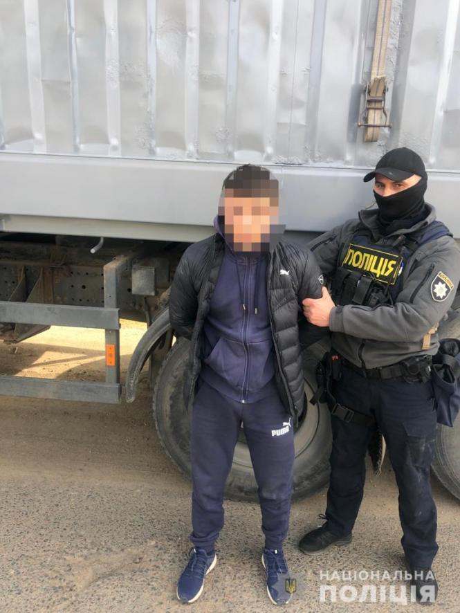 Новини Вінниці - фото з Бандити на вантажівці: затримали злочинну групу «спеців» крадіжок зі складів Бандити на вантажівці: затримали злочинну групу «спеців» крадіжок зі складів, фото №1 на сайті 20minut.ua