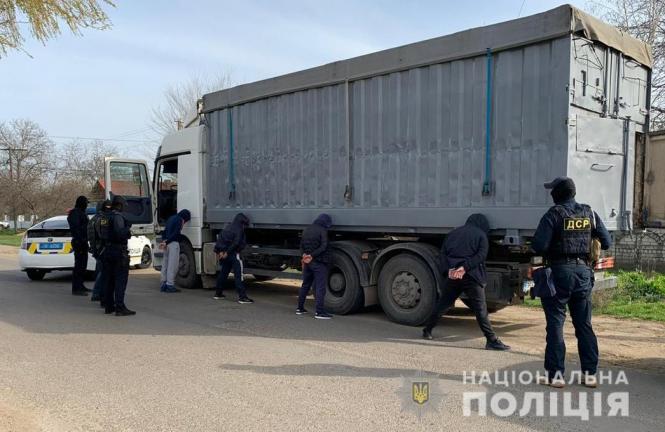 Новини Вінниці - фото з Бандити на вантажівці: затримали злочинну групу «спеців» крадіжок зі складів Бандити на вантажівці: затримали злочинну групу «спеців» крадіжок зі складів, фото №4 на сайті 20minut.ua