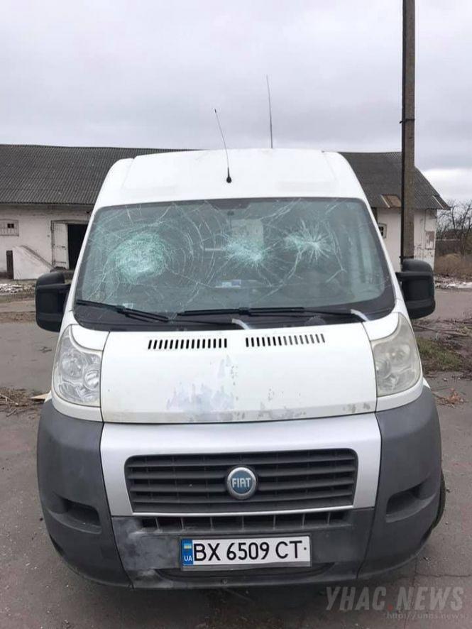 Новини Хмельницького - фото з На Хмельниччині невідомі побили авто, яке возило труну із закликом дотримуватись карантину На Хмельниччині невідомі побили авто, яке возило труну із закликом дотримуватись карантину, фото №3 на сайті vsim.ua