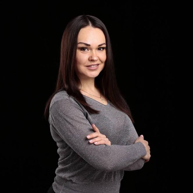 Новини Хмельницького - фото з Аніськов медитує, а в Бондаренка стало більше сексу: як минає карантин у відомих хмельничан На изображении может находиться: Таня Рябініна, улыбается