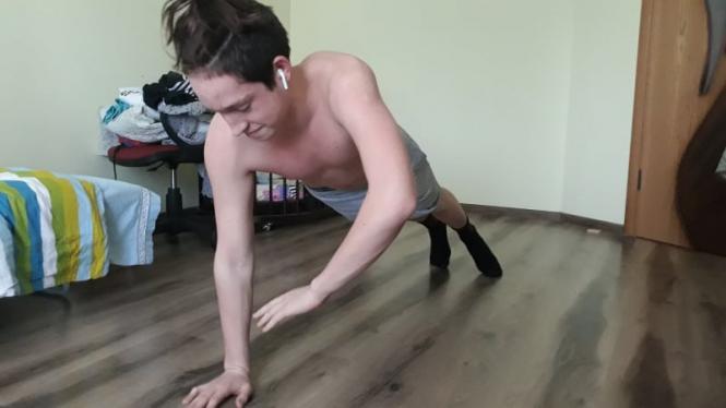 Новини Тернополя - фото з Плавання онлайн, бокс у Viber: як учні спортивної школи тренуються на карантині Плавання онлайн, бокс у Viber: як учні спортивної школи тренуються на карантині, фото №2 на сайті 20minut.ua