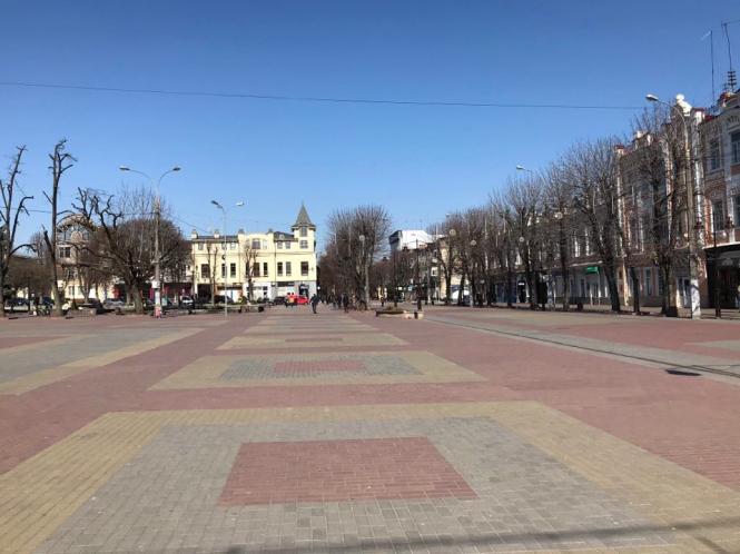 Йшла 22 доба карантину: що відбувається в центрі Хмельницького (ФОТО), фото №6 на сайті vsim.ua