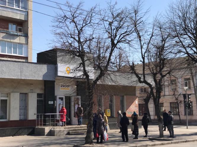 Йшла 22 доба карантину: що відбувається в центрі Хмельницького (ФОТО), фото №4 на сайті vsim.ua