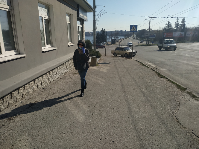 Новини Тернополя - фото з На бороді та на шиї: як тернополяни носять захисні маски і як правильно На бороді та на шиї: як тернополяни носять захисні маски і як правильно, фото №1 на сайті 20minut.ua