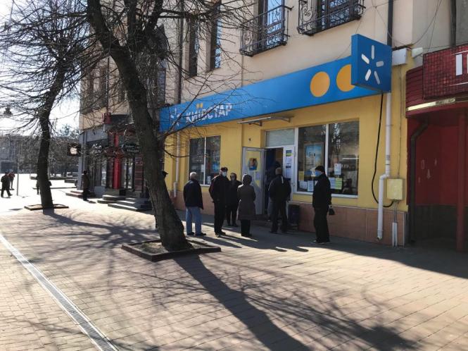 Йшла 22 доба карантину: що відбувається в центрі Хмельницького (ФОТО), фото №7 на сайті vsim.ua