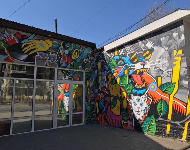 На Проскурівській з’явився новий мурал: як вам?, фото №2 на сайті vsim.ua