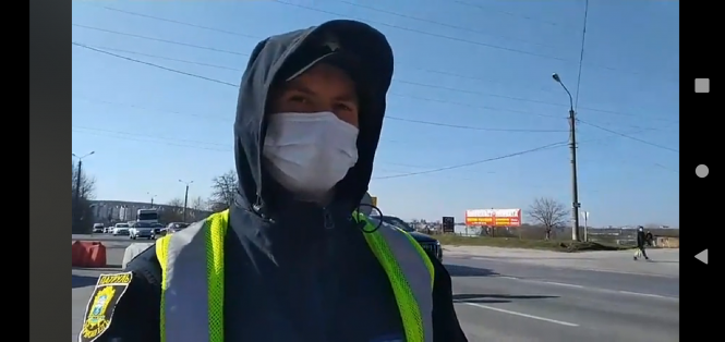 Уже виявили людей з температурою: як при в'їзді у Тернопіль працюють блокпости. Наразі лише два, фото №3 на сайті 20minut.ua