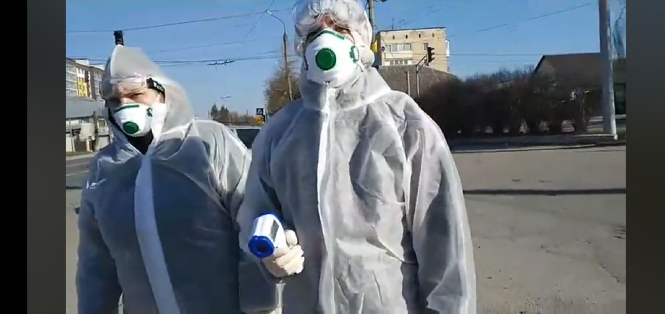 Уже виявили людей з температурою: як при в'їзді у Тернопіль працюють блокпости. Наразі лише два, фото №2 на сайті 20minut.ua