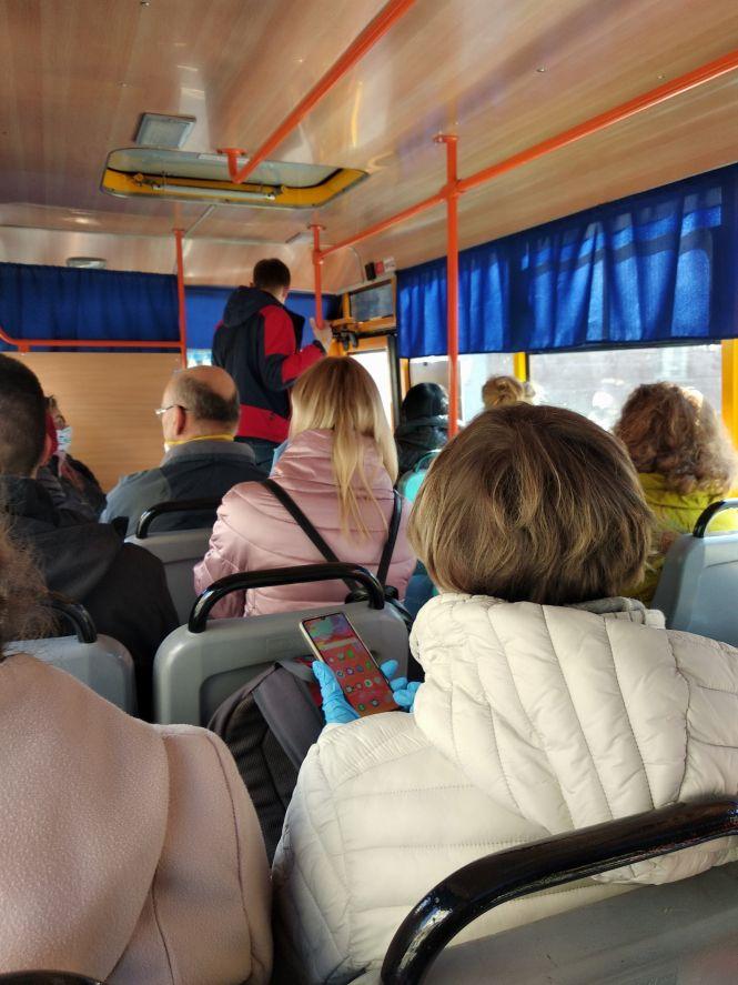 Новини Житомира - фото з Фотофакт. Як дотримуються маскового режиму у житомирському транспорті Фотофакт. Як дотримуються маскового режиму у житомирському транспорті, фото №1 на сайті 20minut.ua