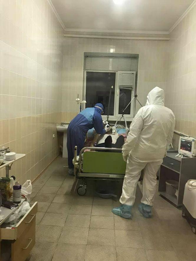 Новини Хмельницького - фото з Медики Шепетівської райлікарні показали, як живуть на самоізоляції (ФОТО) Медики Шепетівської райлікарні показали, як живуть на самоізоляції (ФОТО), фото №9 на сайті vsim.ua