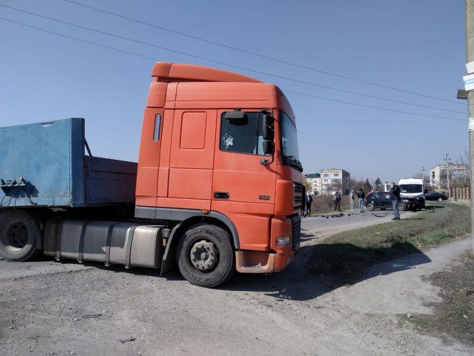 За Гаями через ДТП перекрита дорога, фото №5 на сайті 20minut.ua