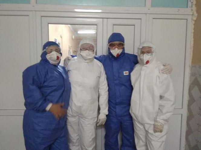 Новини Хмельницького - фото з Медики Шепетівської райлікарні показали, як живуть на самоізоляції (ФОТО) Медики Шепетівської райлікарні показали, як живуть на самоізоляції (ФОТО), фото №2 на сайті vsim.ua