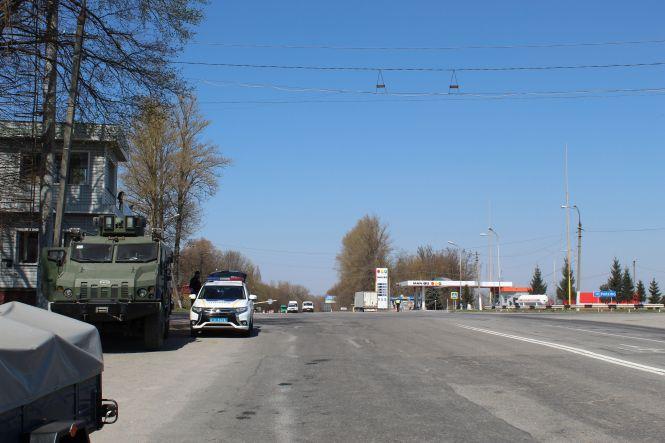 Дві години з поліцейськими: штрафи не виписували, а маски роздавали, фото №10 на сайті 20minut.ua
