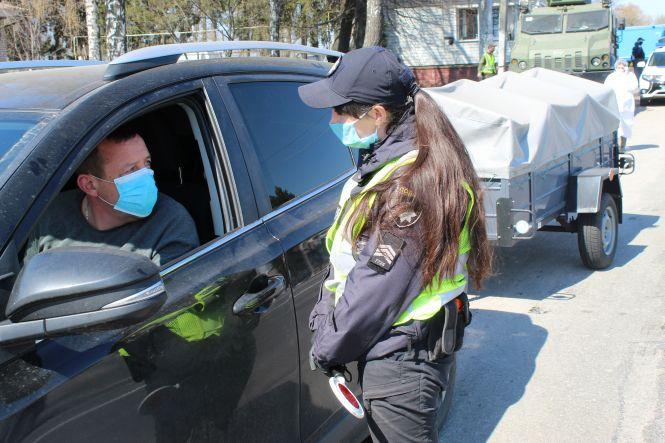 Дві години з поліцейськими: штрафи не виписували, а маски роздавали, фото №13 на сайті 20minut.ua