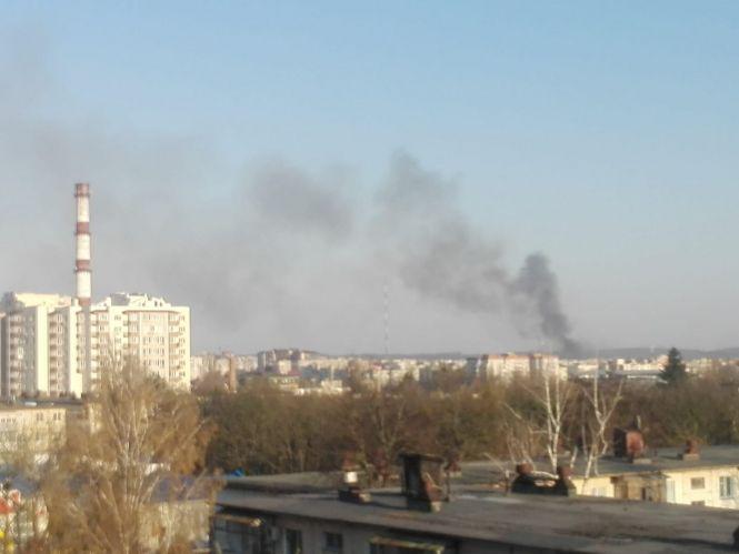 Новини Вінниці - фото з У небі з різних кінців Вінниці було видно чорний дим. Що горіло? У небі з різних кінців Вінниці було видно чорний дим. Що горіло?, фото №1 на сайті 20minut.ua