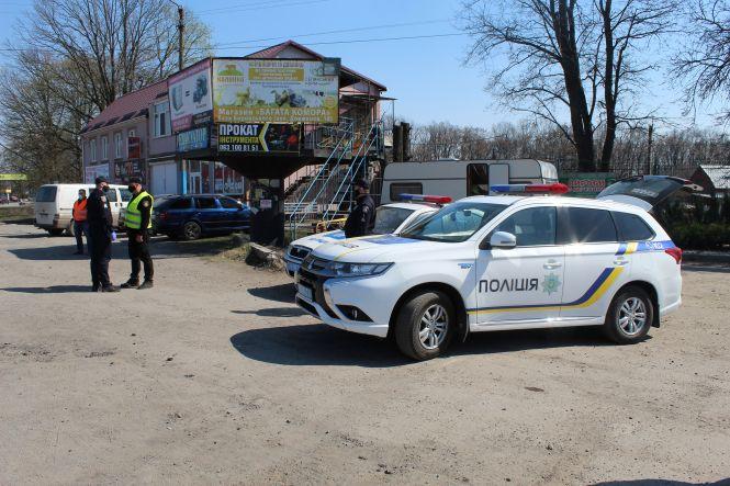 Дві години з поліцейськими: штрафи не виписували, а маски роздавали, фото №16 на сайті 20minut.ua