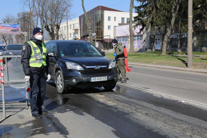 Новини Вінниці - фото з На порушників карантину вінницькі поліцейські склали вже 232 адмінпротоколи На порушників карантину вінницькі поліцейські склали вже 232 адмінпротоколи, фото №2 на сайті 20minut.ua