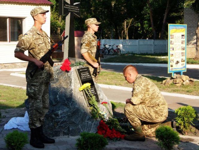 Новини Вінниці - фото з У нього було все, щоб стати генералом. Тяжко пораненого офіцера застрелив російський десантник У нього було все, щоб стати генералом. Тяжко пораненого офіцера застрелив російський десантник, фото №4 на сайті 20minut.ua