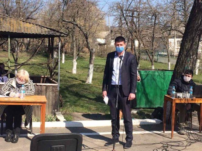 Новини Вінниці - фото з Сесія під вишнями.  Історичні фото з Теплика, де за посаду голови райради платять двом людям Сесія під вишнями.  Історичні фото з Теплика, де за посаду голови райради платять двом людям, фото №4 на сайті 20minut.ua