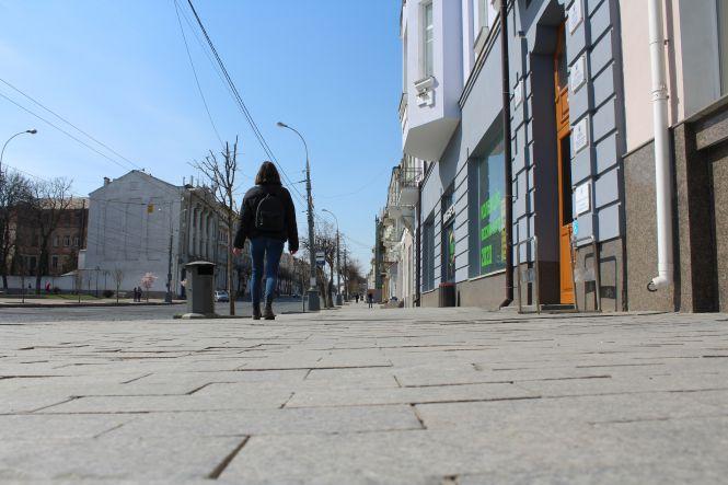 Як вінничани дотримуються карантину. Фоторепортаж з Соборної, фото №7 на сайті 20minut.ua